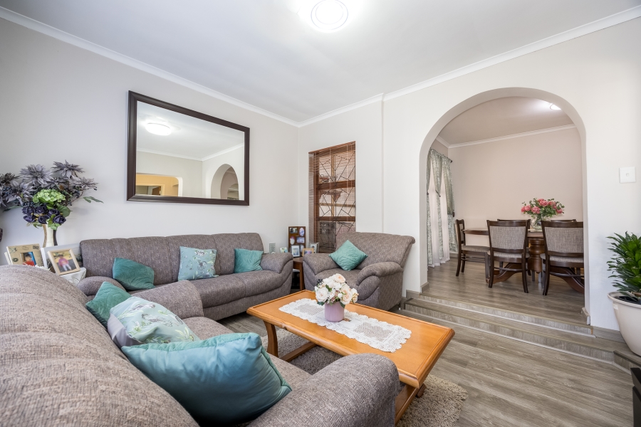 4 Bedroom Property for Sale in Belhar Western Cape